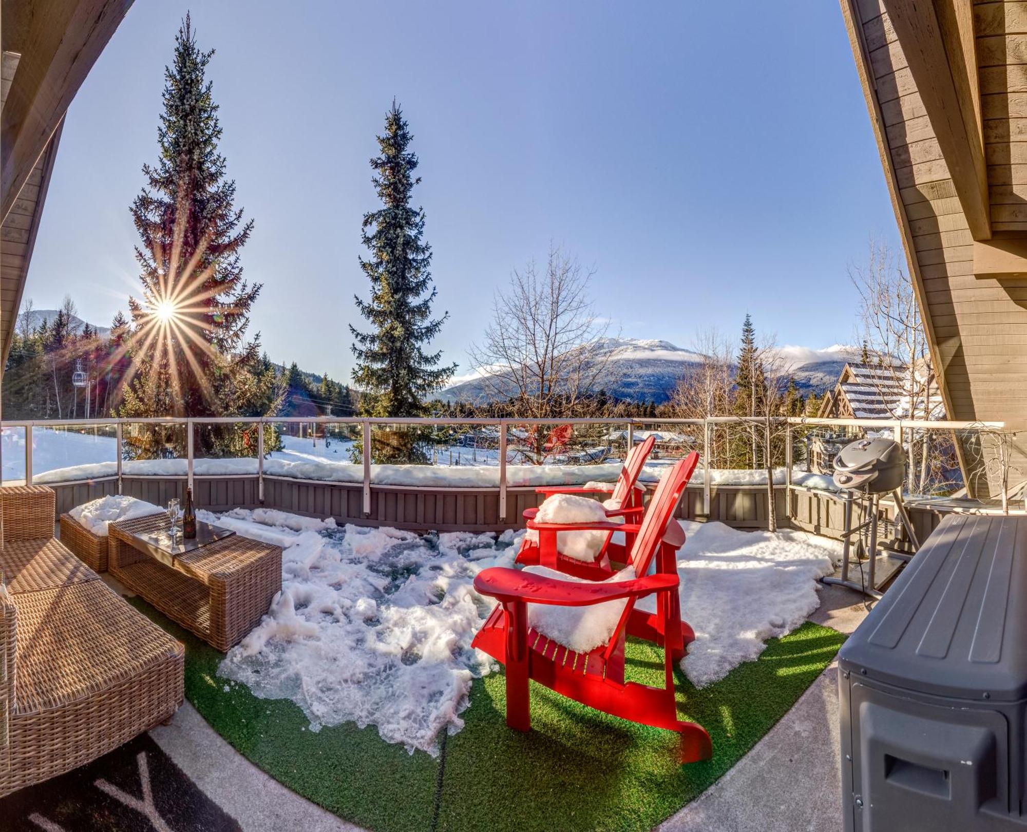 The Lookout Penthouse // A Luxe Suite In Whistler Exteriör bild