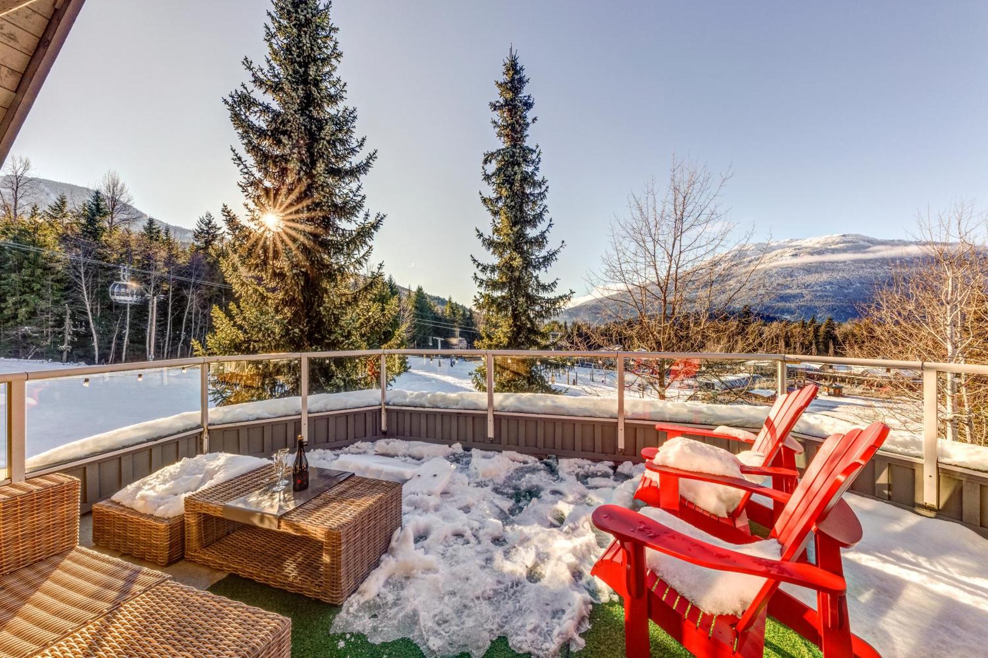 The Lookout Penthouse // A Luxe Suite In Whistler Exteriör bild
