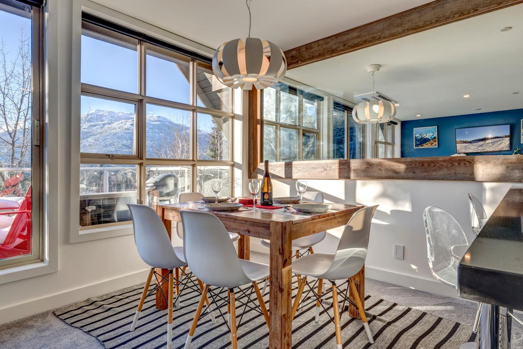 The Lookout Penthouse // A Luxe Suite In Whistler Exteriör bild