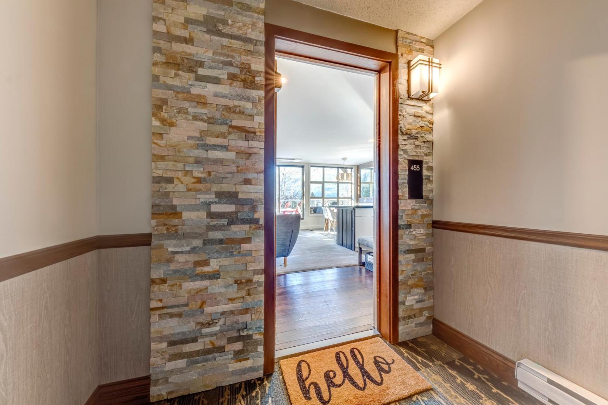 The Lookout Penthouse // A Luxe Suite In Whistler Exteriör bild