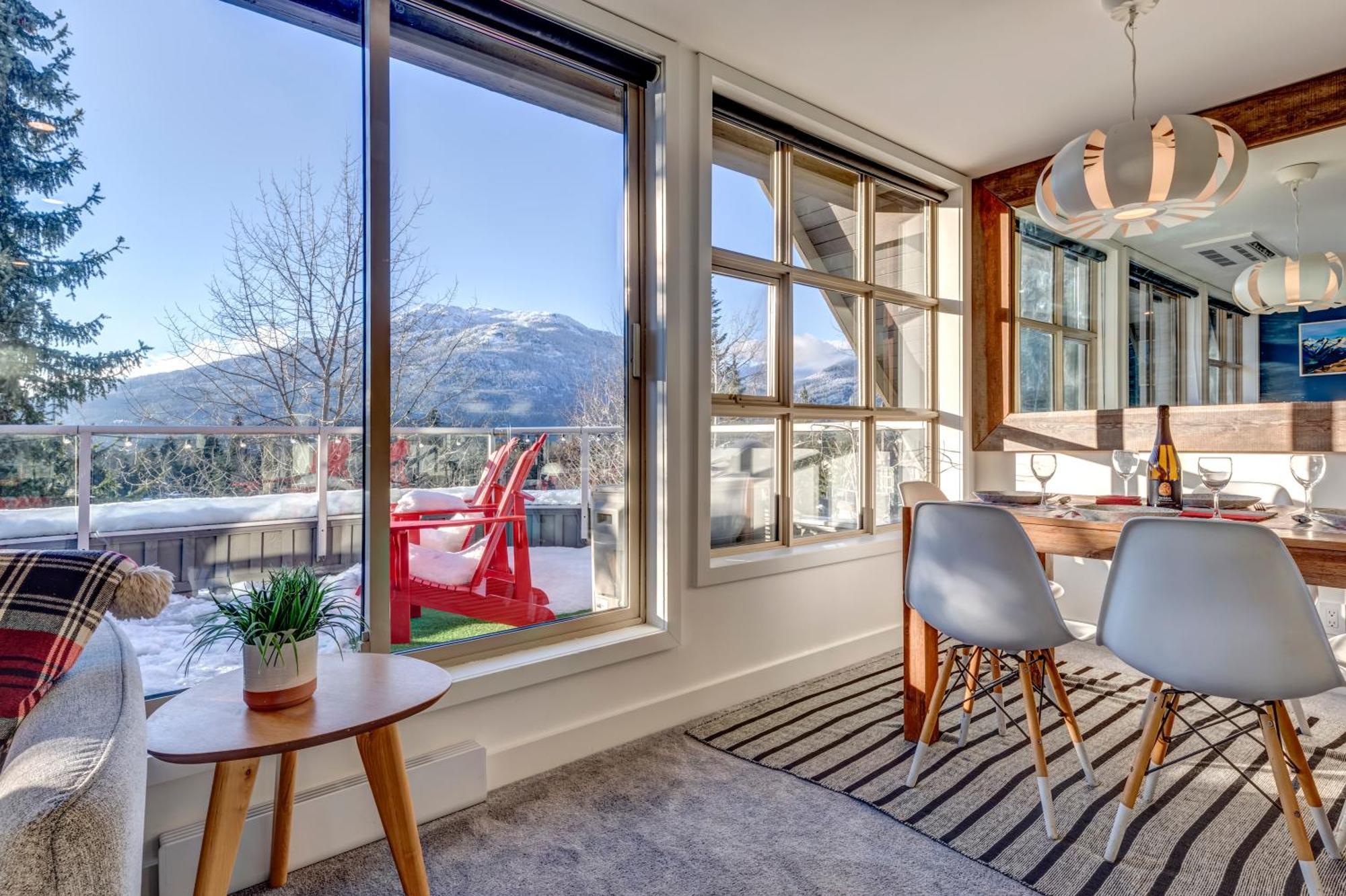 The Lookout Penthouse // A Luxe Suite In Whistler Exteriör bild