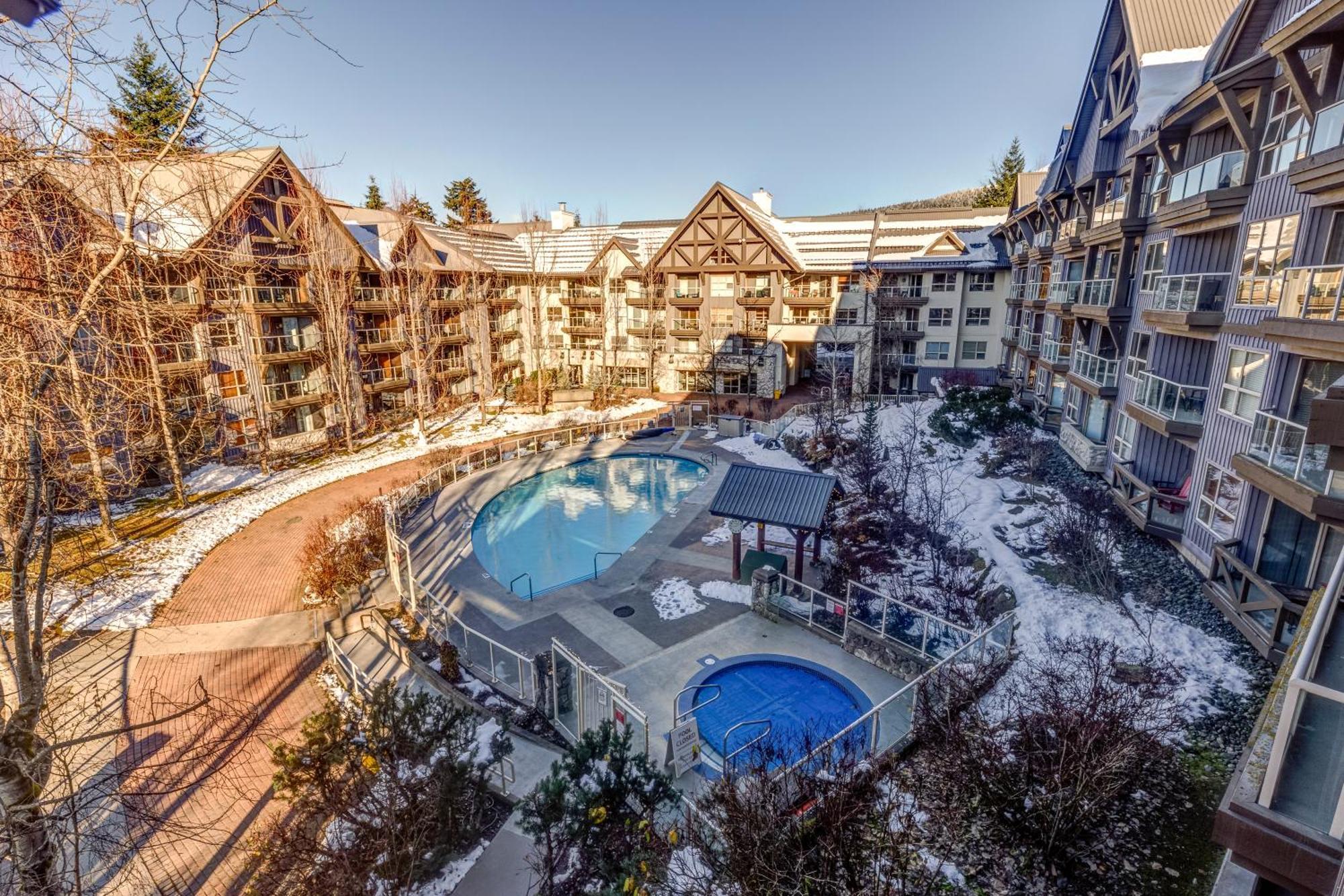 The Lookout Penthouse // A Luxe Suite In Whistler Exteriör bild