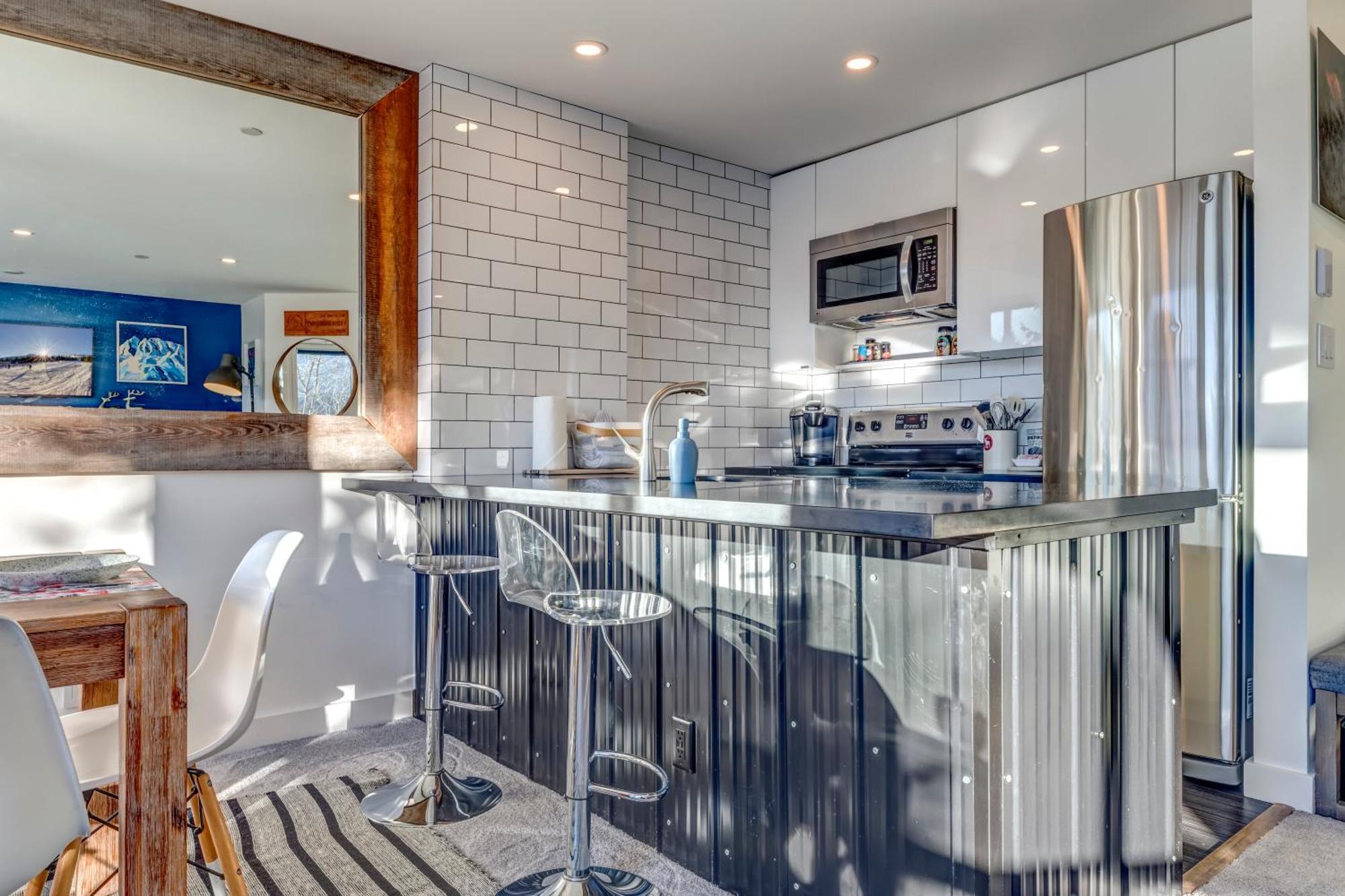 The Lookout Penthouse // A Luxe Suite In Whistler Exteriör bild