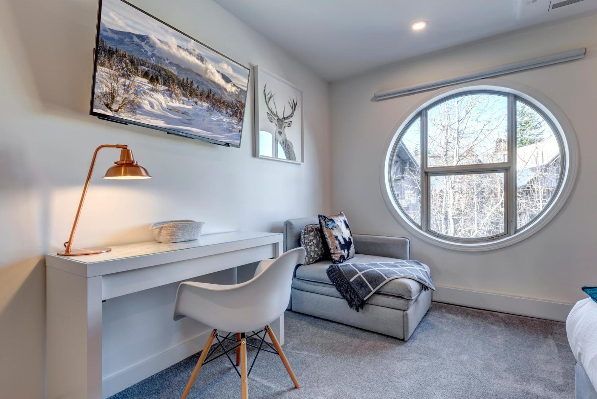 The Lookout Penthouse // A Luxe Suite In Whistler Exteriör bild