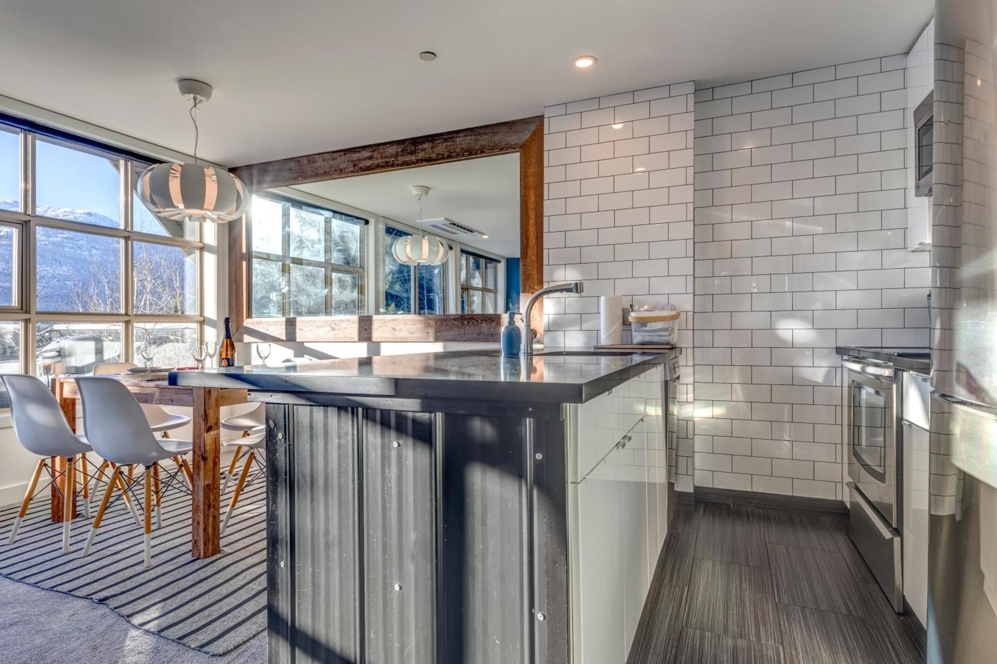 The Lookout Penthouse // A Luxe Suite In Whistler Exteriör bild