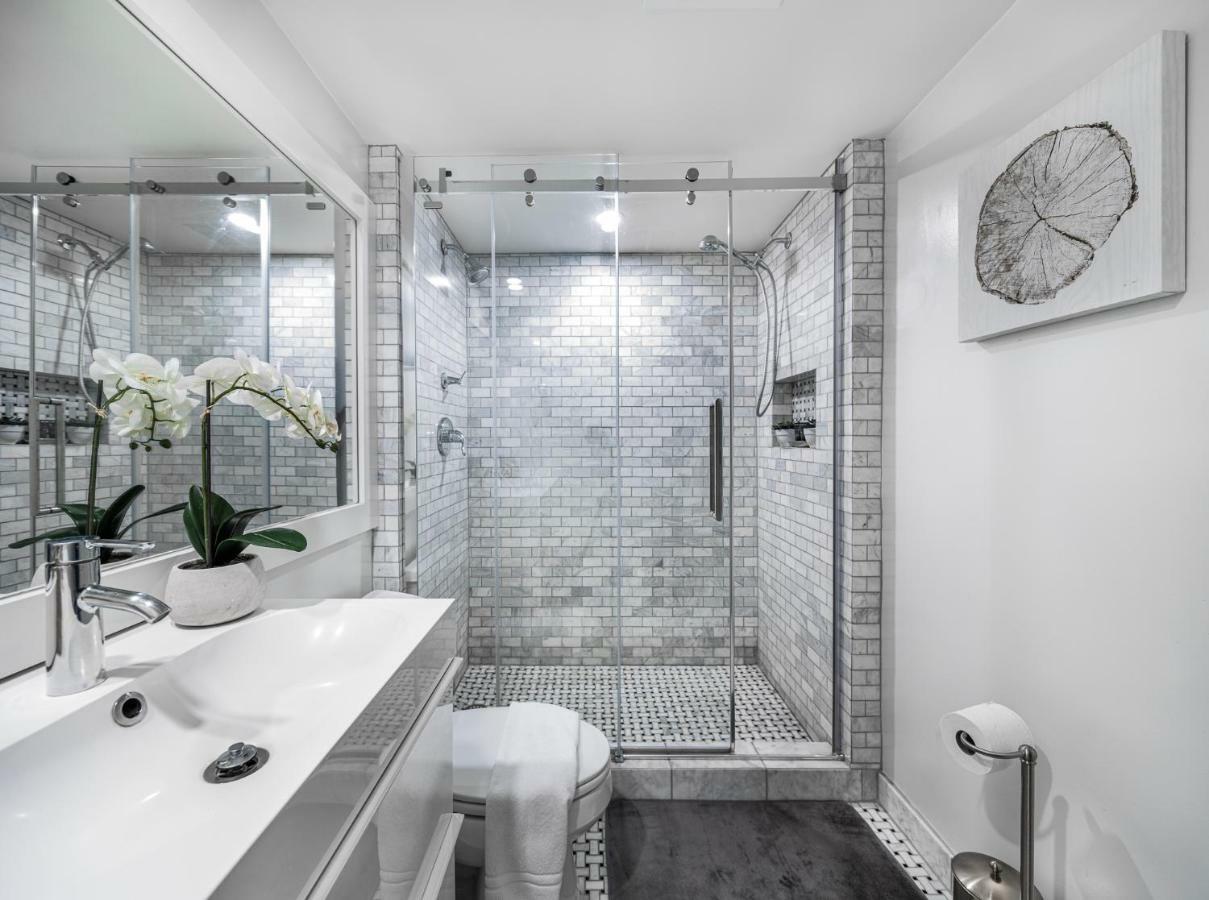 The Lookout Penthouse // A Luxe Suite In Whistler Exteriör bild